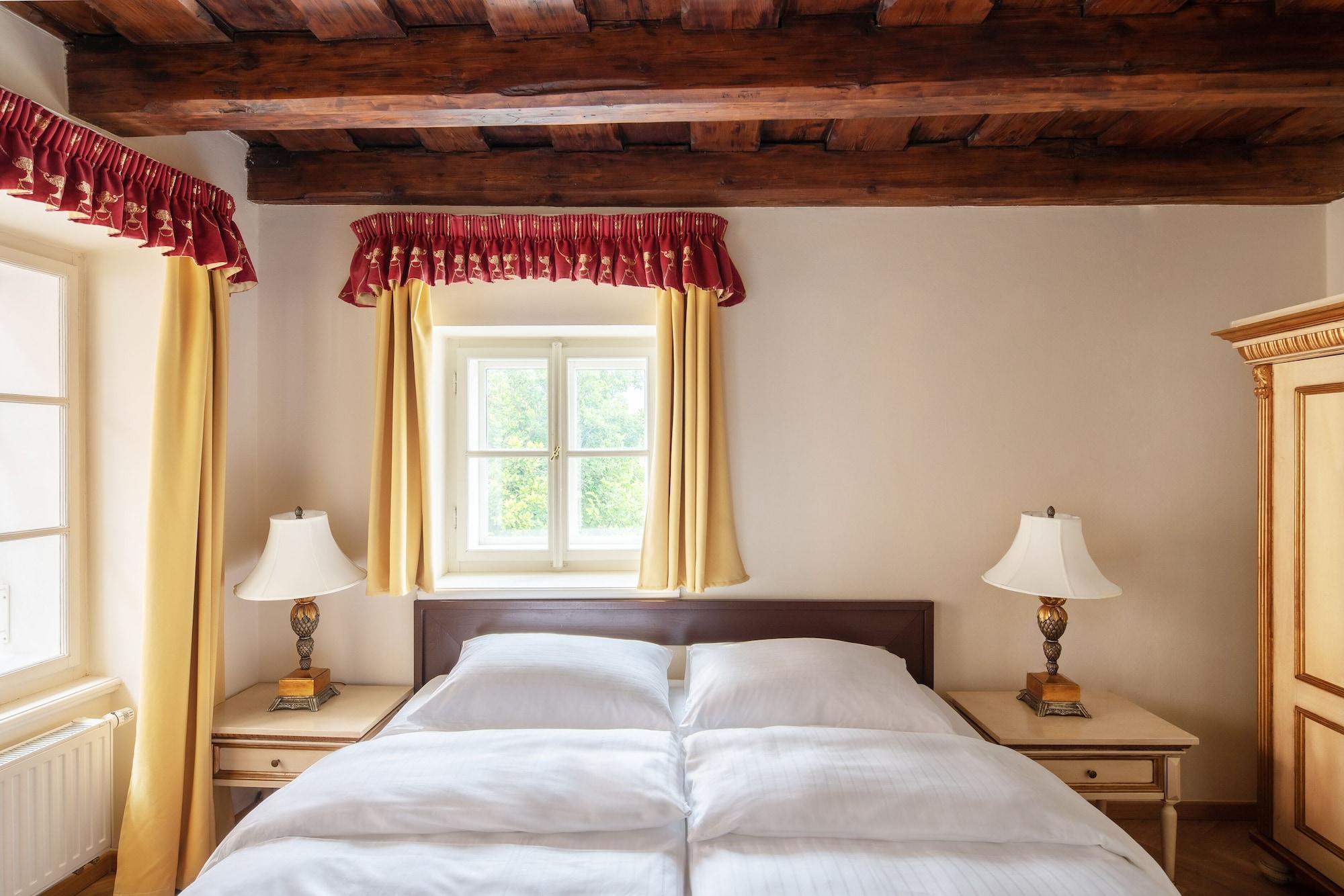 Lobster Apart-hotel 4*